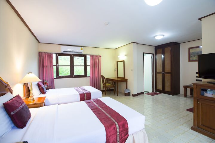 Room 12 of 51
