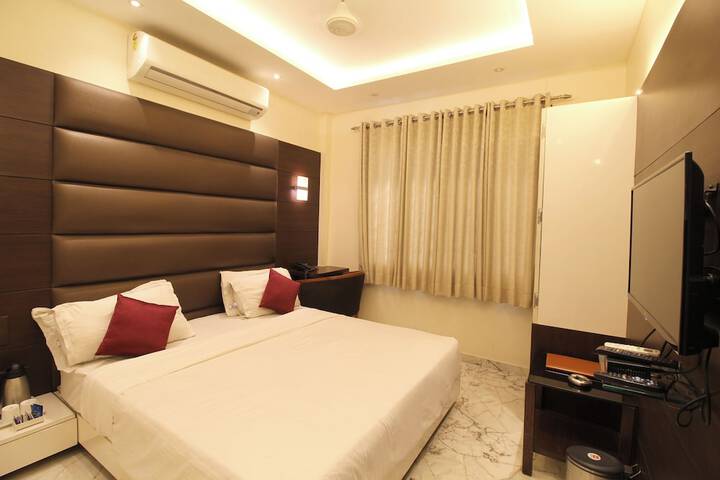 Room 35 of 61