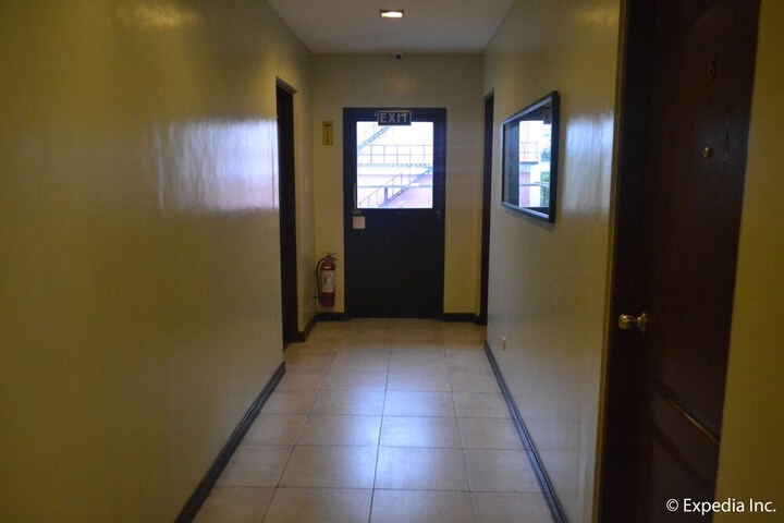 Ballroom/Hall 32 of 55