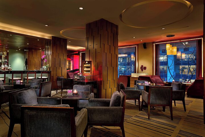 Lounge 120 of 156