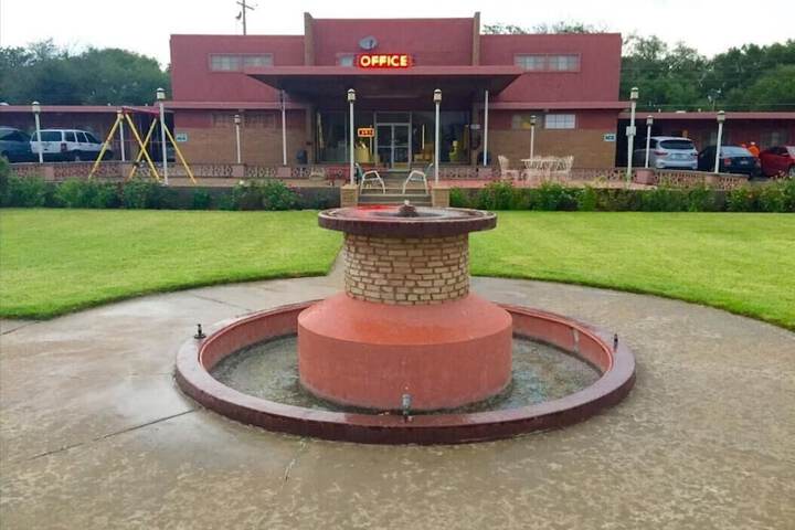 Property Grounds 12 of 17