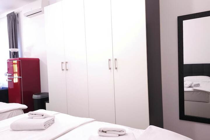 Room 25 of 68