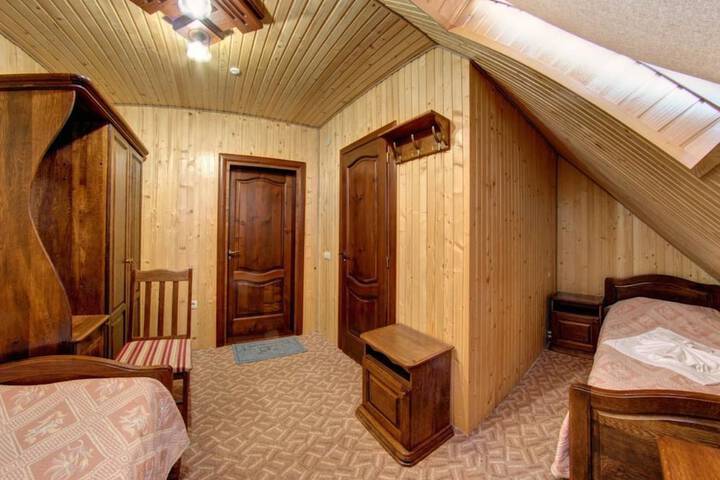 Room 13 of 48
