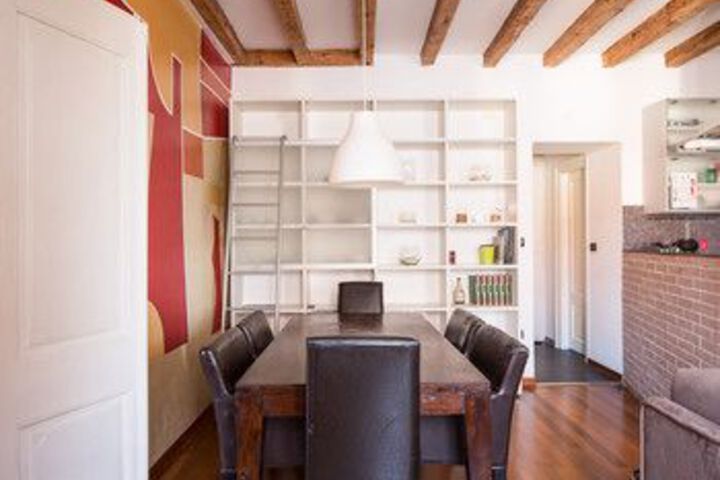 Room 9 of 10