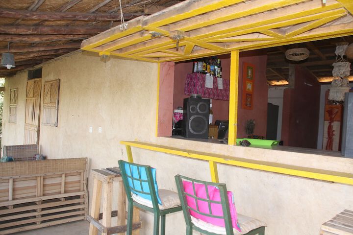Lounge 8 of 11