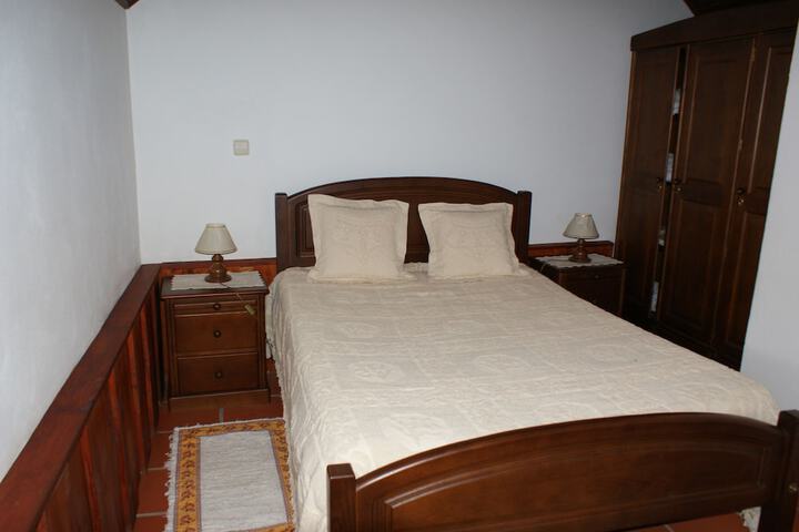 Room 2 of 38