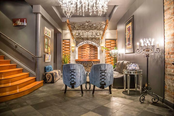 Guest Lobby