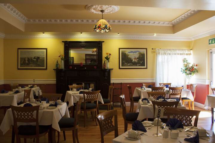 Dining 18 of 28