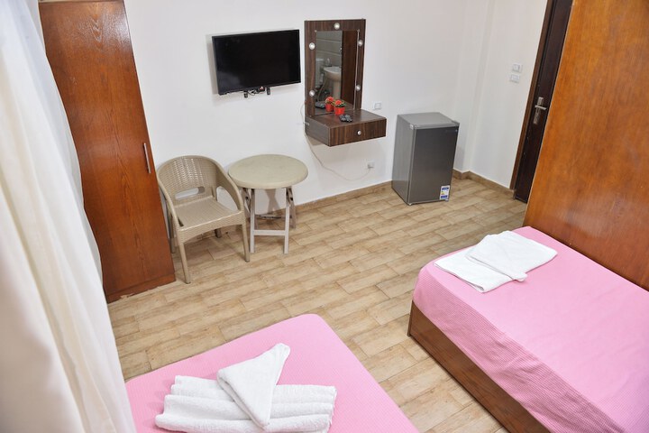 Room 10 of 40