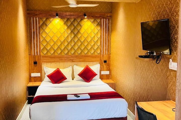 Room 20 of 49