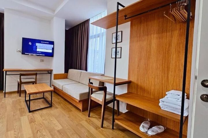 Room 28 of 114