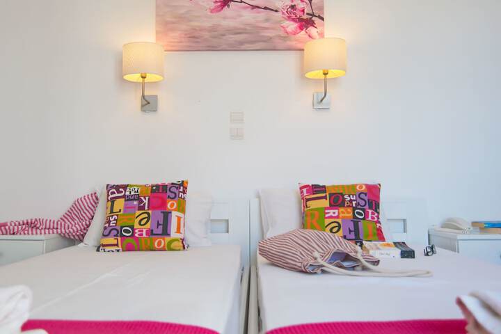Room 50 of 161