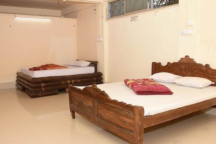 Room 8 of 15