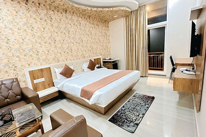 Room 3 of 11