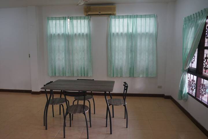 Room 27 of 84