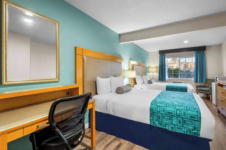 1 Queen Bed (16 of 23)