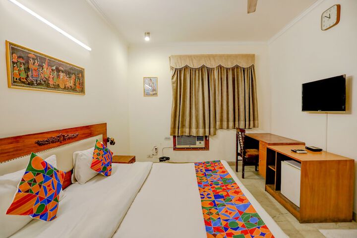 Room 17 of 27