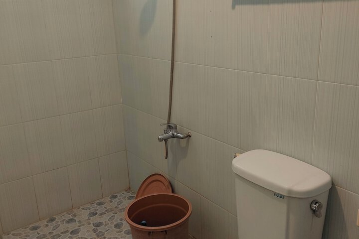 Room 13 of 16