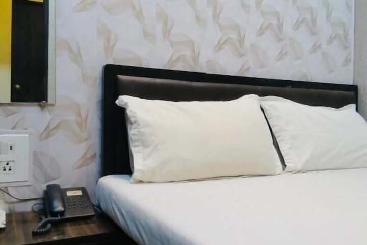 Room 15 of 19