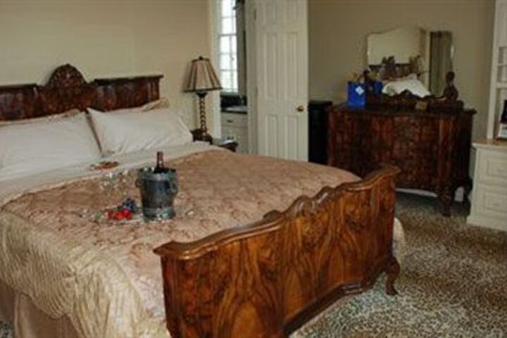 Room 5 of 81