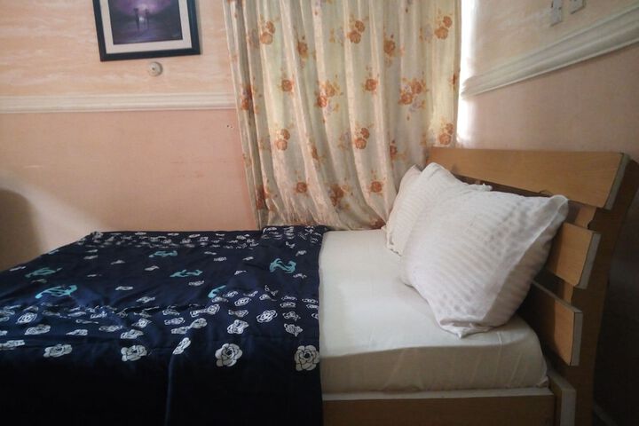 Room 4 of 52