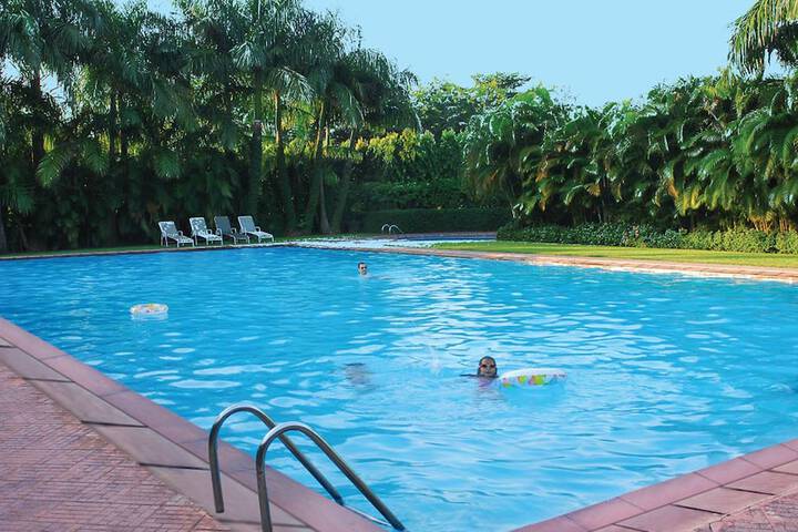 Pools & Facilities