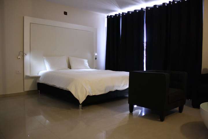 Room 4 of 70