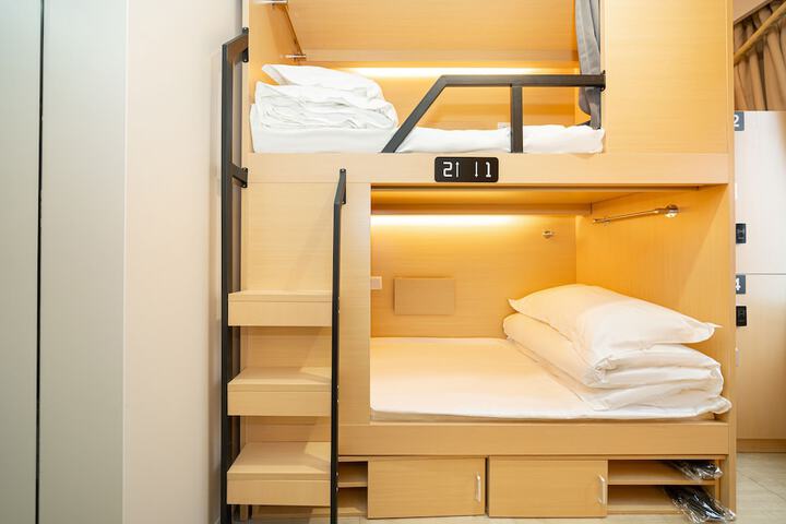 Room 5 of 21