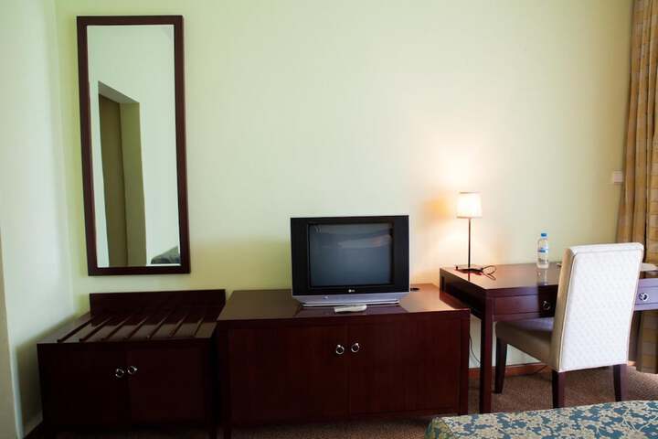 Room 11 of 49