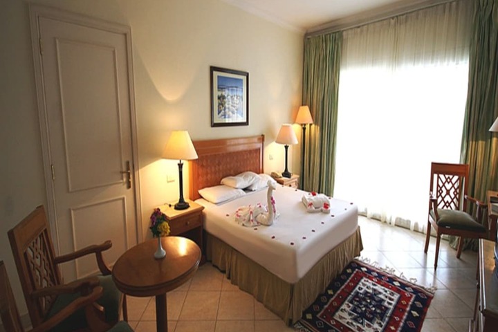 Room 7 of 25