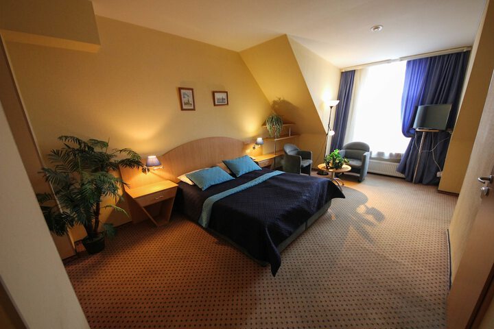 Room 49 of 72