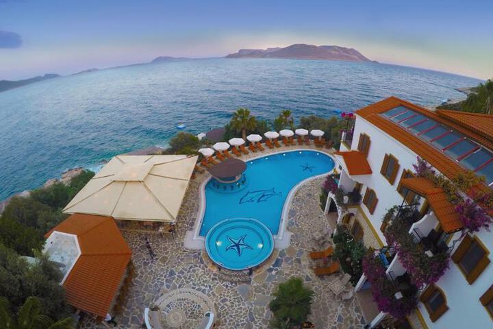 HADRIAN HOTEL