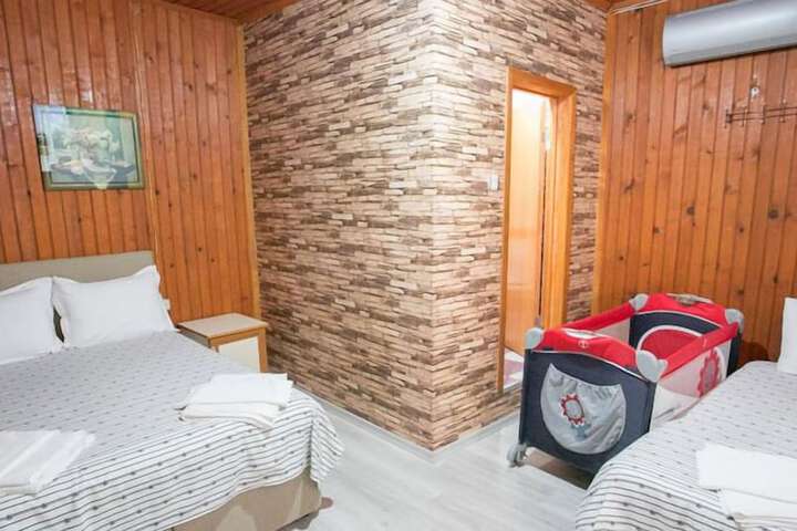 Room 12 of 27