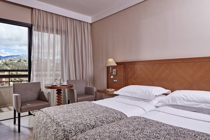 Room 4 of 34