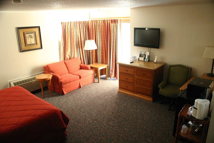 1 King Bed (6 of 7)
