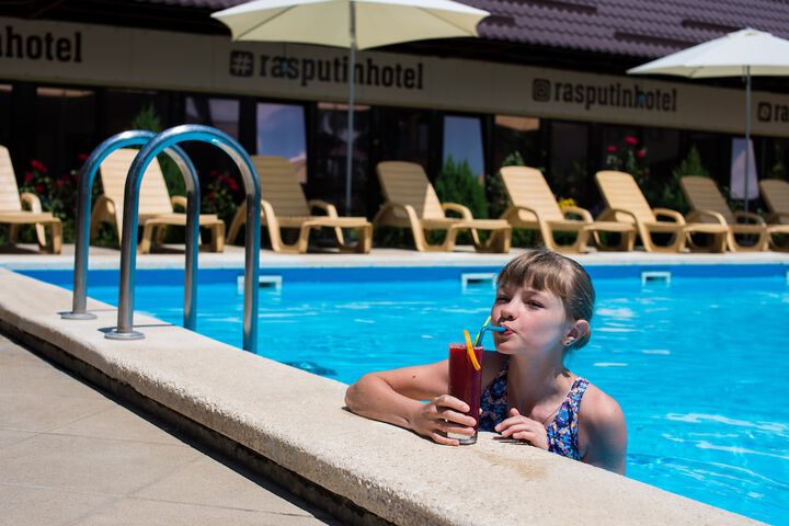 Pool 38 of 70