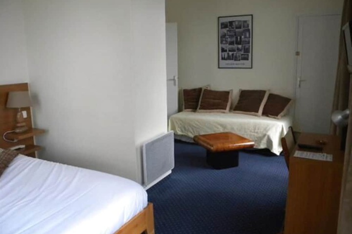 Room 8 of 22