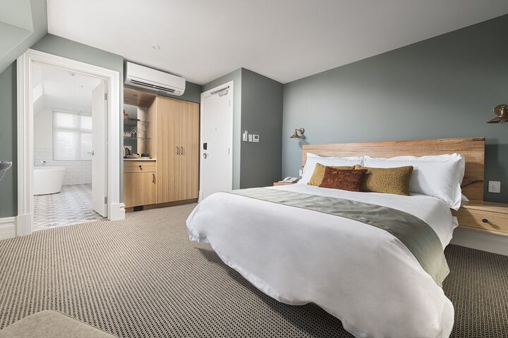 Room 15 of 42