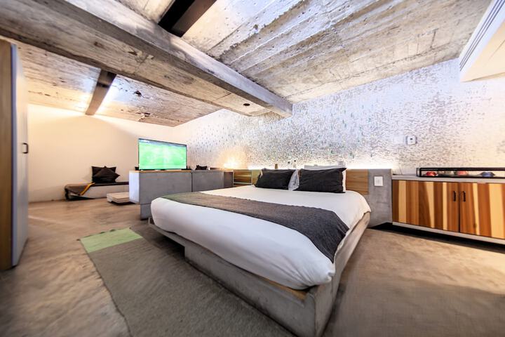 Room 31 of 65