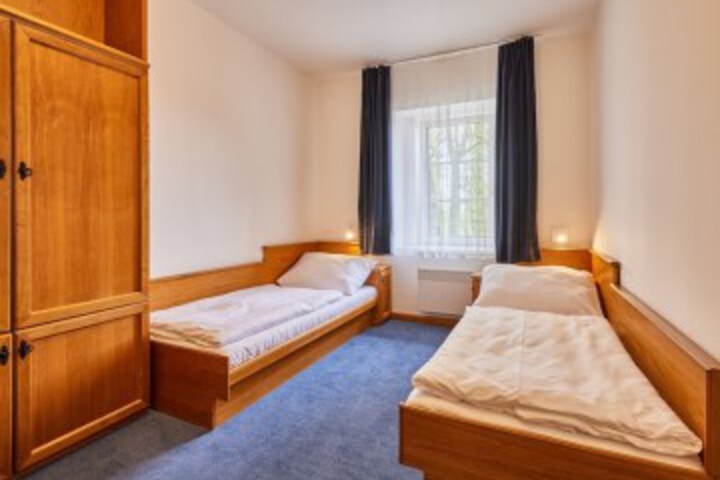 Room 16 of 74