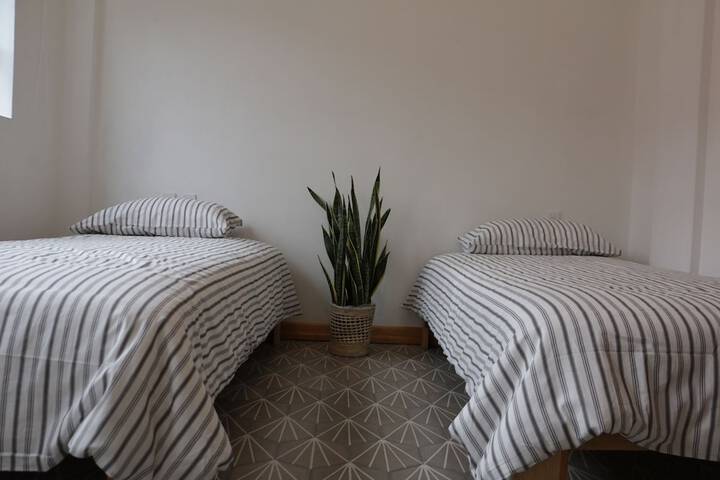 Room 5 of 12
