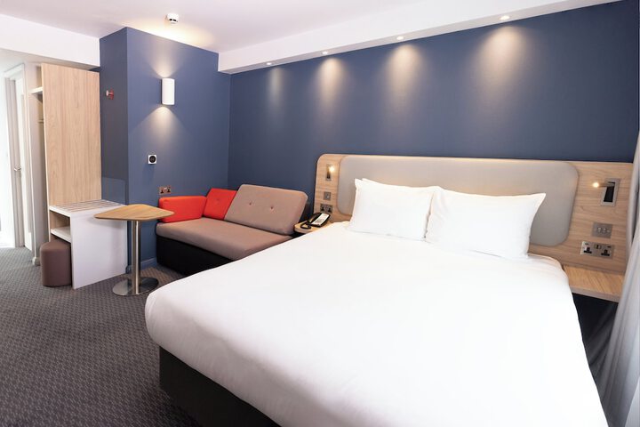 Room 14 of 61