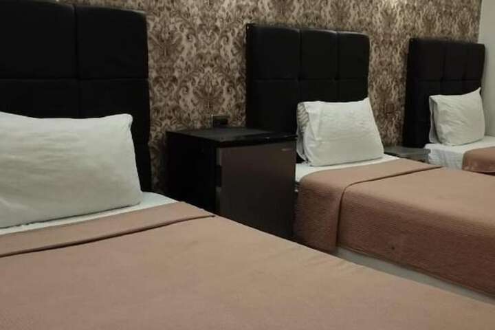 Room 42 of 74