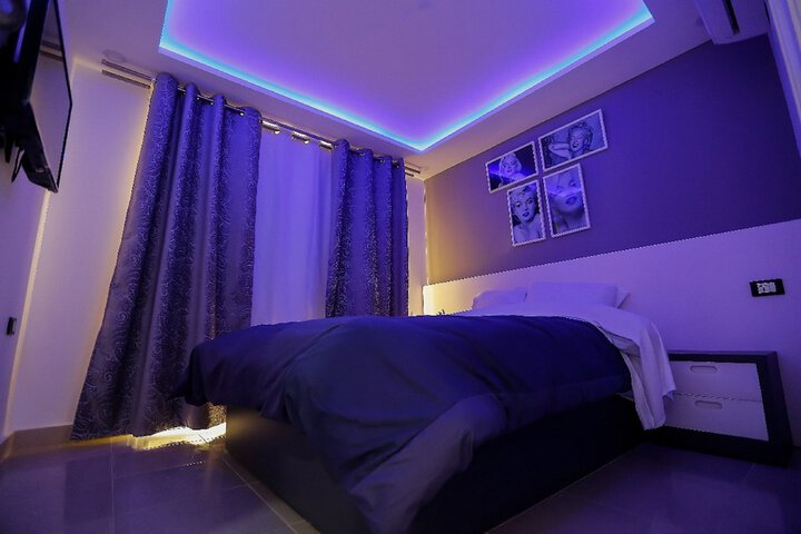 Room 3 of 34
