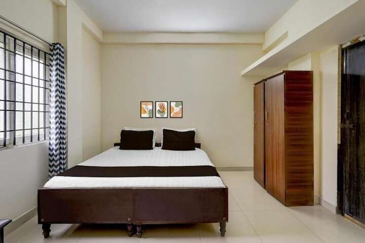 Room 11 of 13