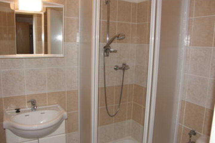 Room 3 of 28