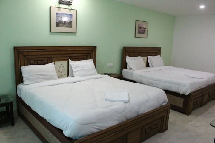 Room 10 of 37