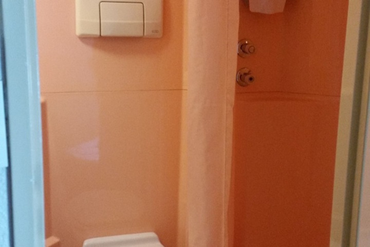 Room 33 of 44