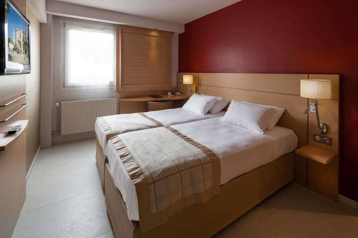Room 15 of 109