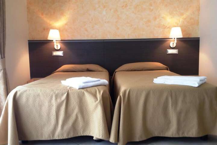 Room 4 of 20